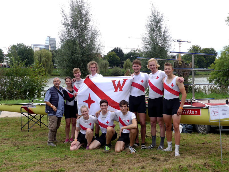 210911 RCW AchterTrainer Henning Sandmann, Steuerfrau Anne Josefine Viedenz, Florian Kögler, Benjamin Daumann, Lukas Föbinger, Jonas Eichholz, Lukas Tewes, Julia Eichholz, Adrian Pietsch und Marcel van Delden (v.l.n.r.)