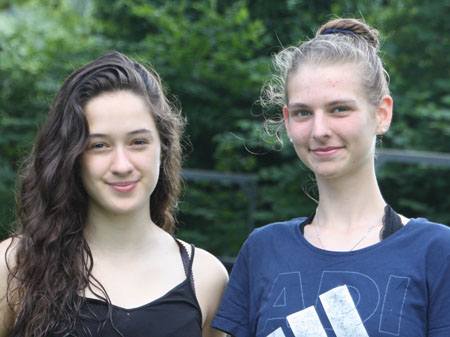 Adriane Vitsos und Annika Domke