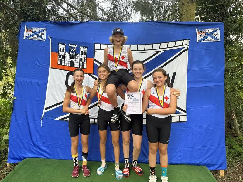 vl Melanie Solomov Liana Büttner Anton Altenbernd Julie Spring und Milena Koch