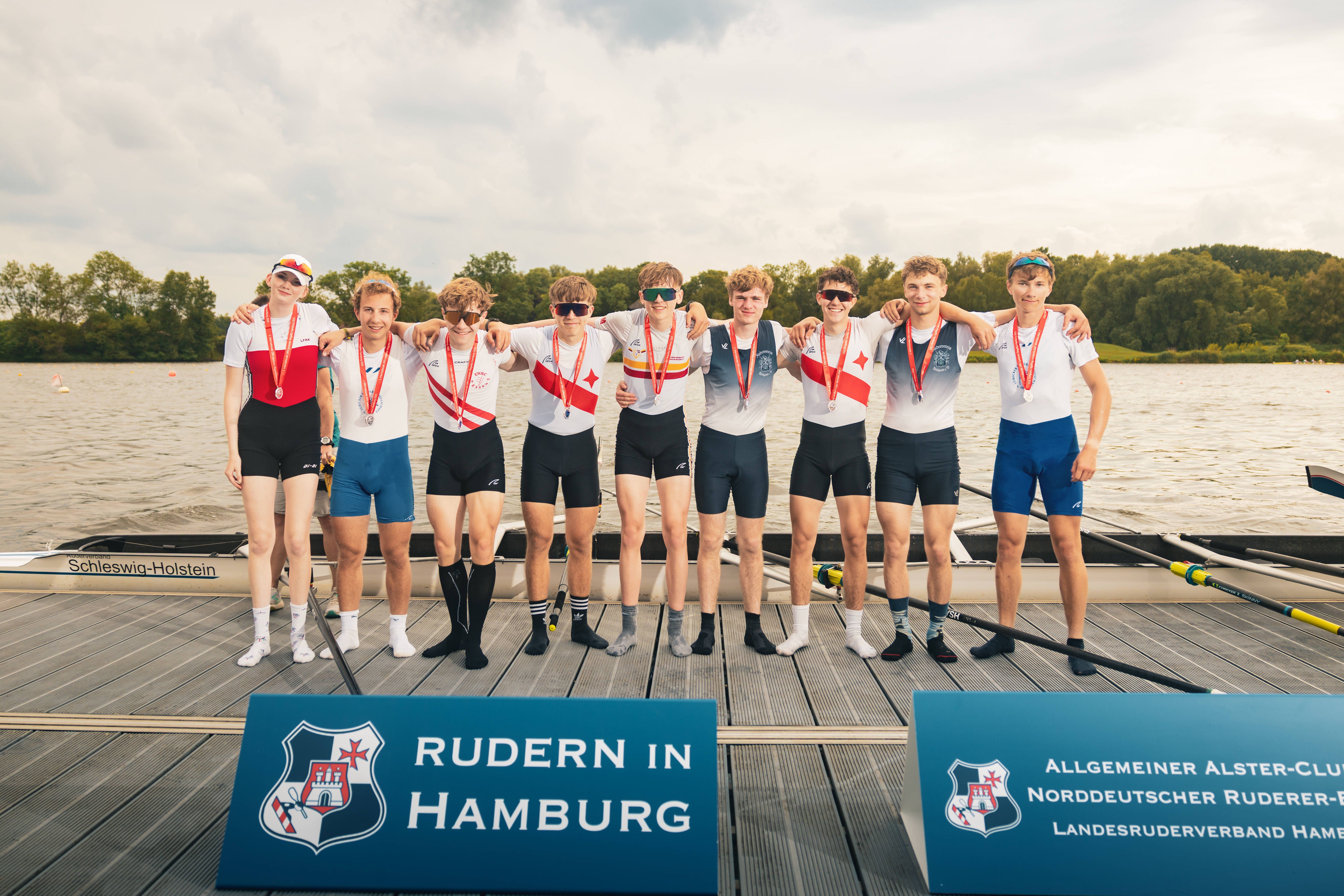 Christian Solomov und Maximilian Händel nach ihrem Sieg im JMA 8+ LG