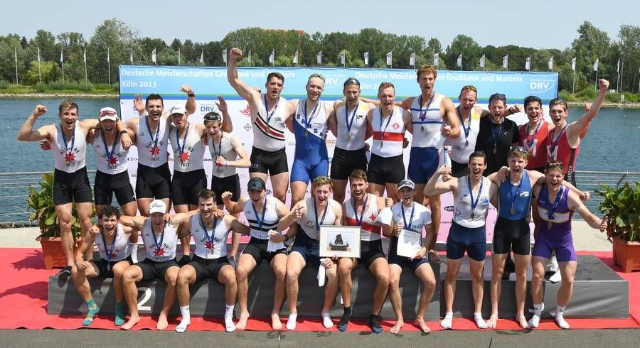 von links nach rechts von oben nach unten: oben: David Keefer, Henry Hopmann, Henning Köncke, Friedrich Dunkel, Réne Schmela, unten: Leon Schandl, William Strullick, Lukas Föbinger, Till Martini