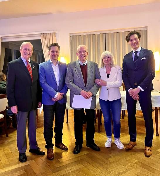 Geehrte anwesende Mitglieder: vl. Dieter Borgmann, Tim Schultz, Dieter Weihmann, Tina Schultz und Vorsitzender Marcel van Delden